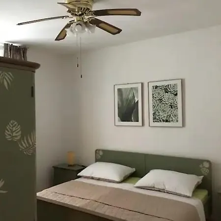 In Split-place To Apartment *