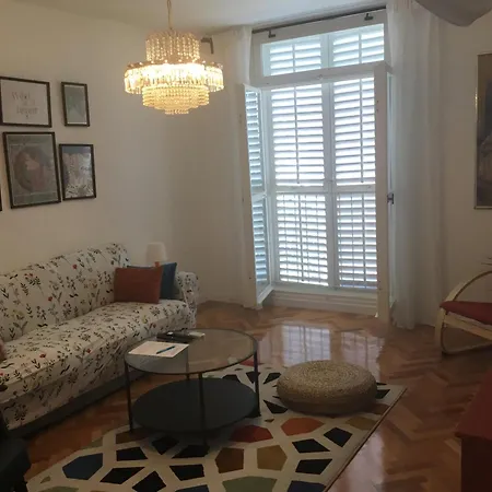 In Split-place To Apartment Split