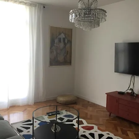 In Split-place To Apartment Split