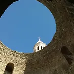In Split-place To